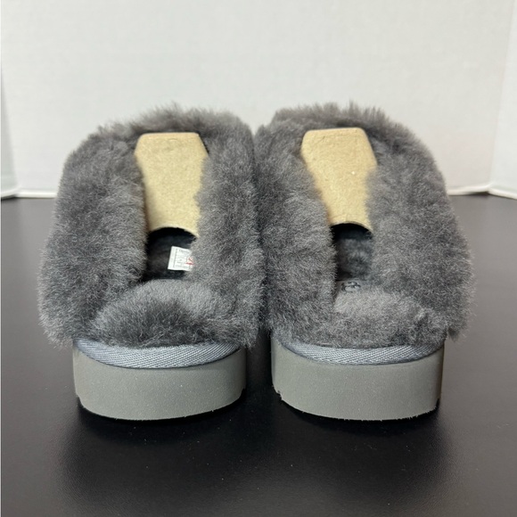 Women’s UGG cluggette slipper - Picture 4 of 5